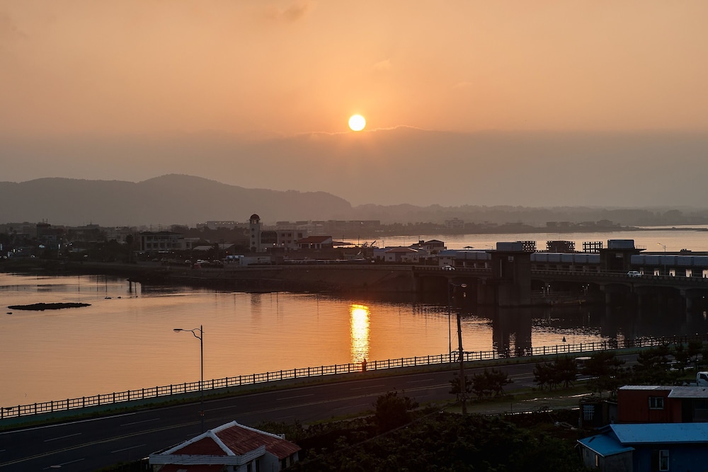 Breeze Bay Hotel 28/32