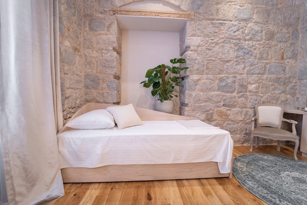 Tifani Luxury Rooms 19/50
