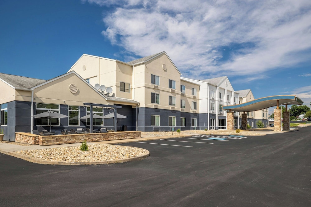 Fairfield Inn Suites Butler 4/50