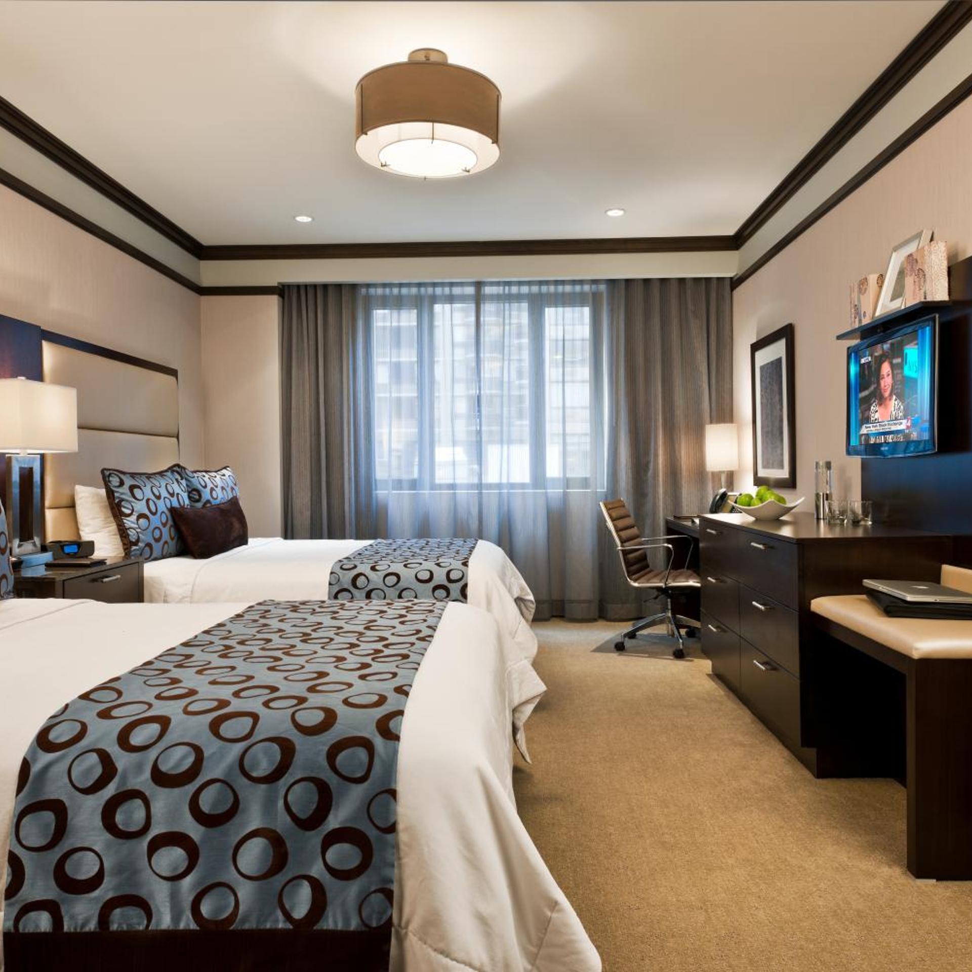 DELUXE, 2 QUEEN BEDS