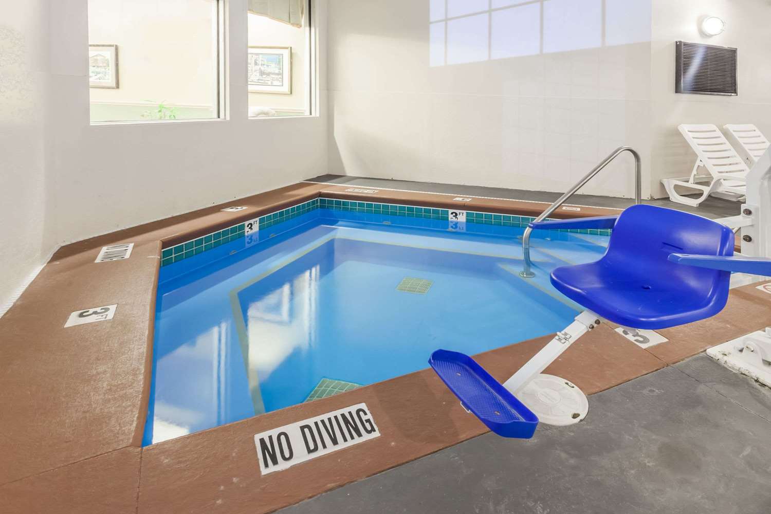 Days Inn by Wyndham Pentwater 6/15