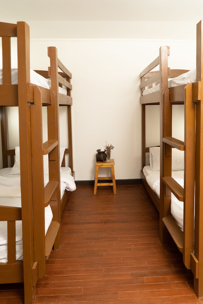 Past Tense Hostel 38/50