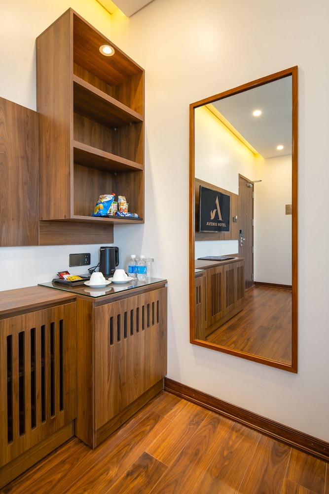 Avenis Hotel 5/37