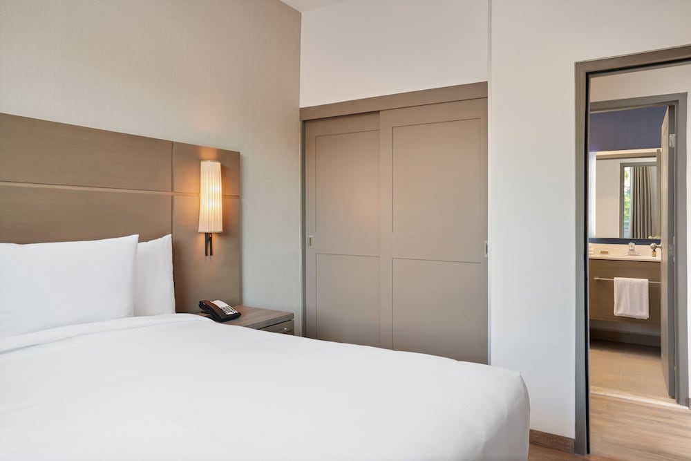 2 Bedrooms, Suite, 2 Double Beds, Golf Course View, Balcony
