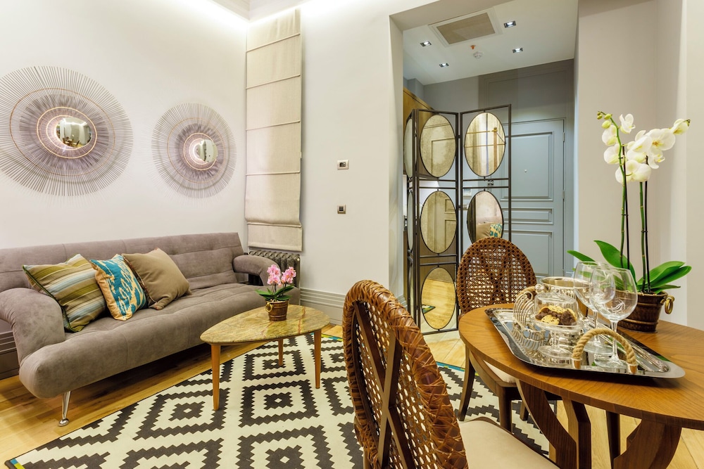 Ravouna 1906 Suites - Special Class Adults Only 28/45