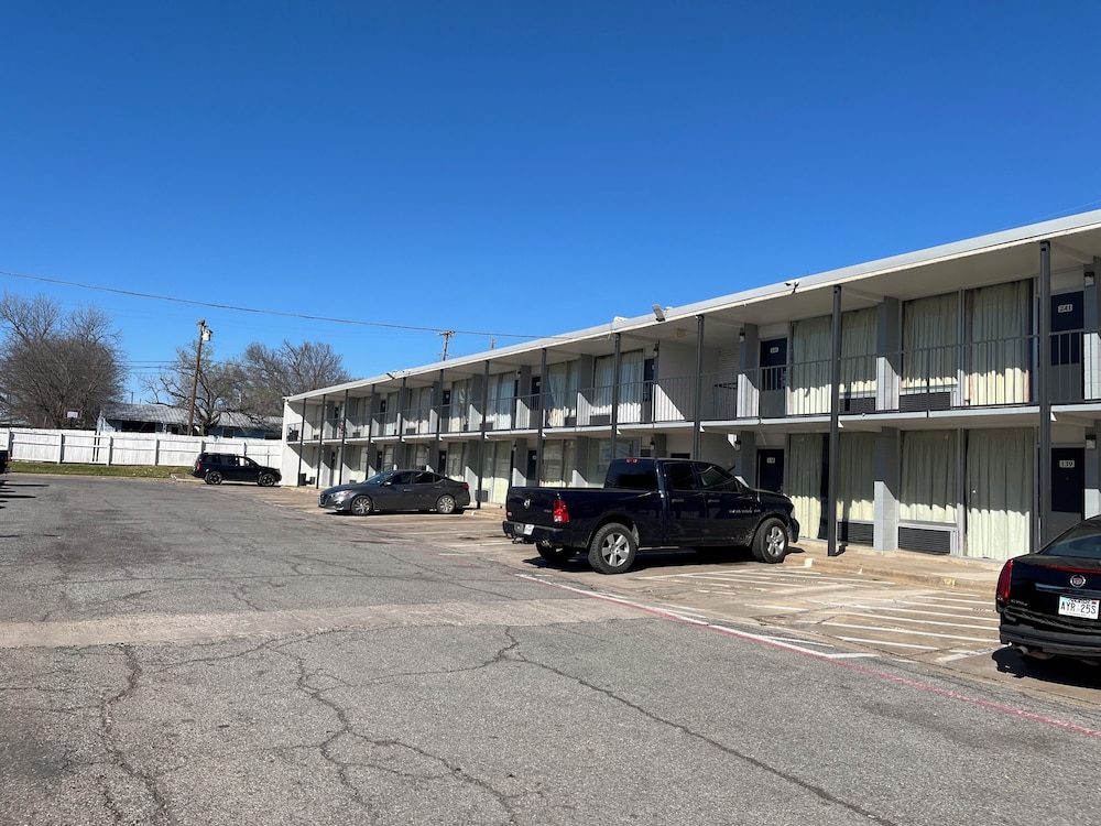 Motel6 Sherman, TX 21/30