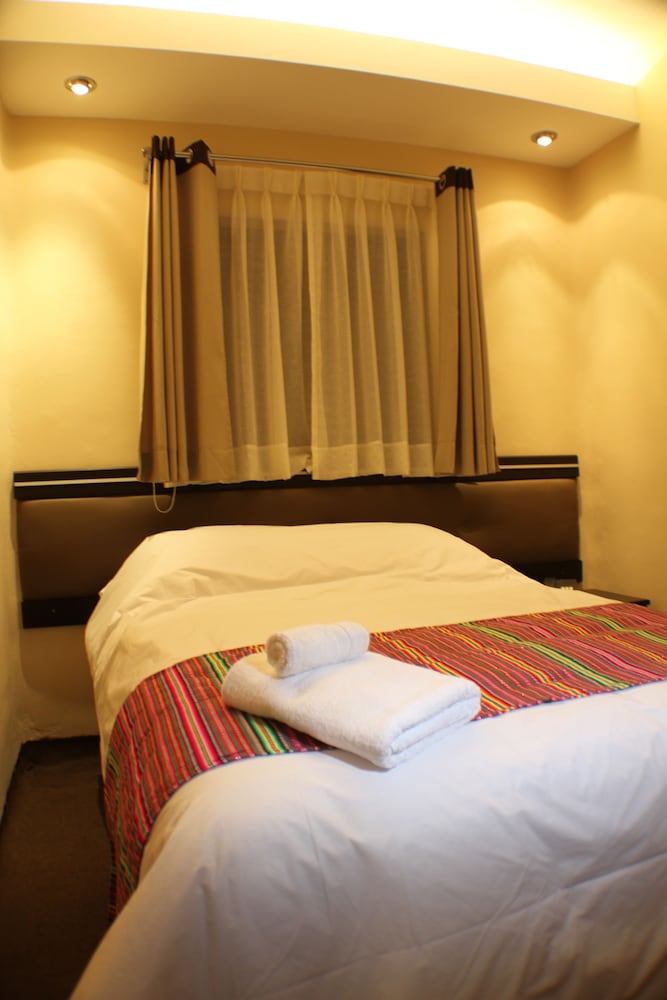 Tampu Hotel 12/36
