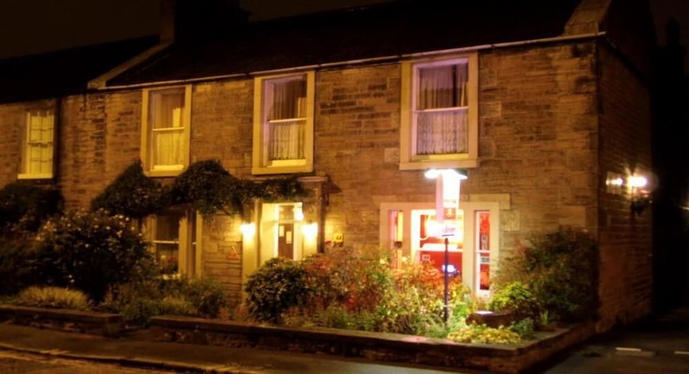 Averon Guest House 3/50