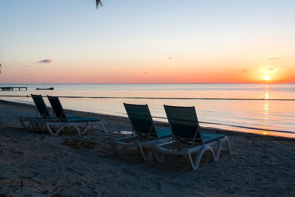 Sapphire Beach Resort 57/77