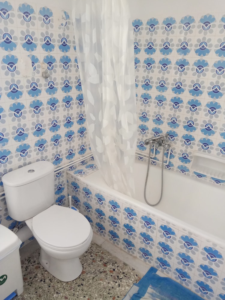 Grandma Vasiliki Rooms To Let 52/55