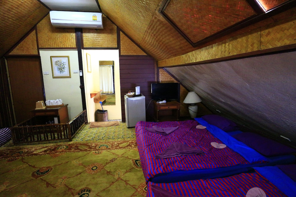 White Sand Beach Resort 24/74