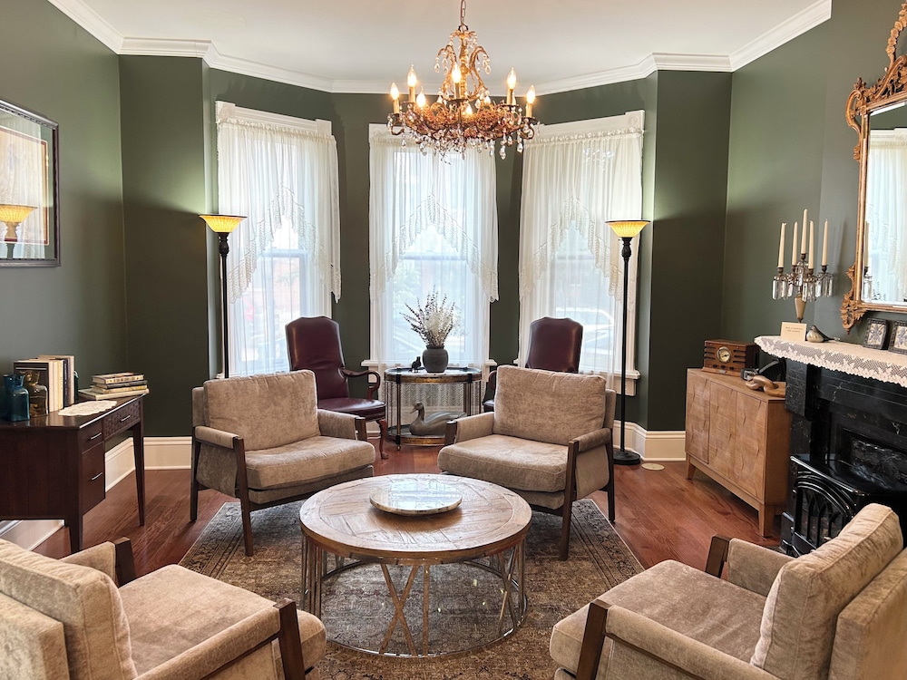 50 Lincoln Short North Bed and Breakfast 51/71