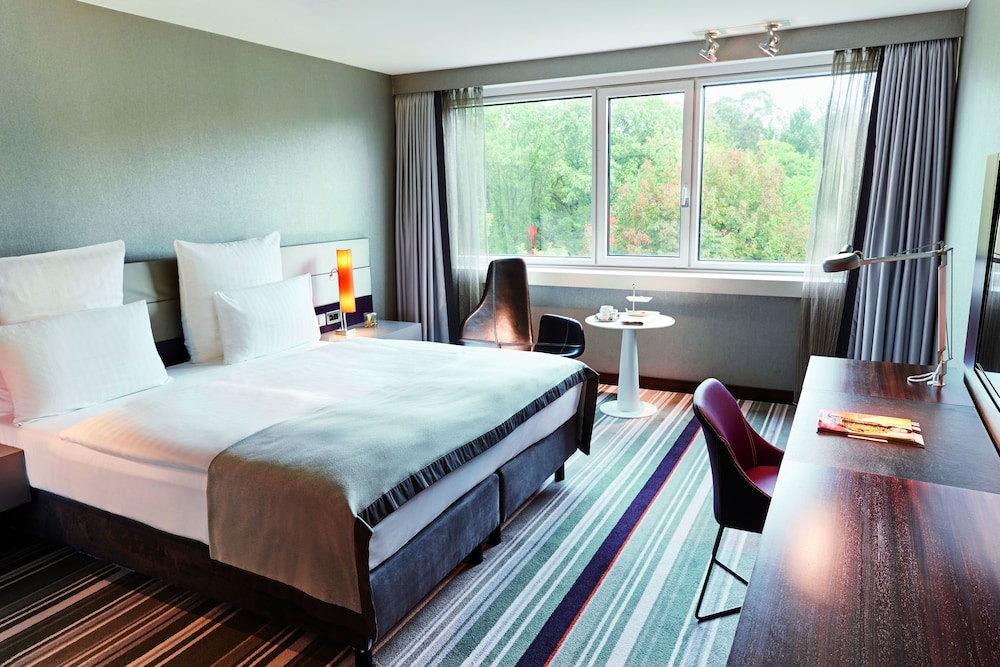 Steigenberger Airport Hotel 8/50