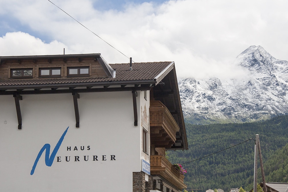 Pension Neururer 1/50