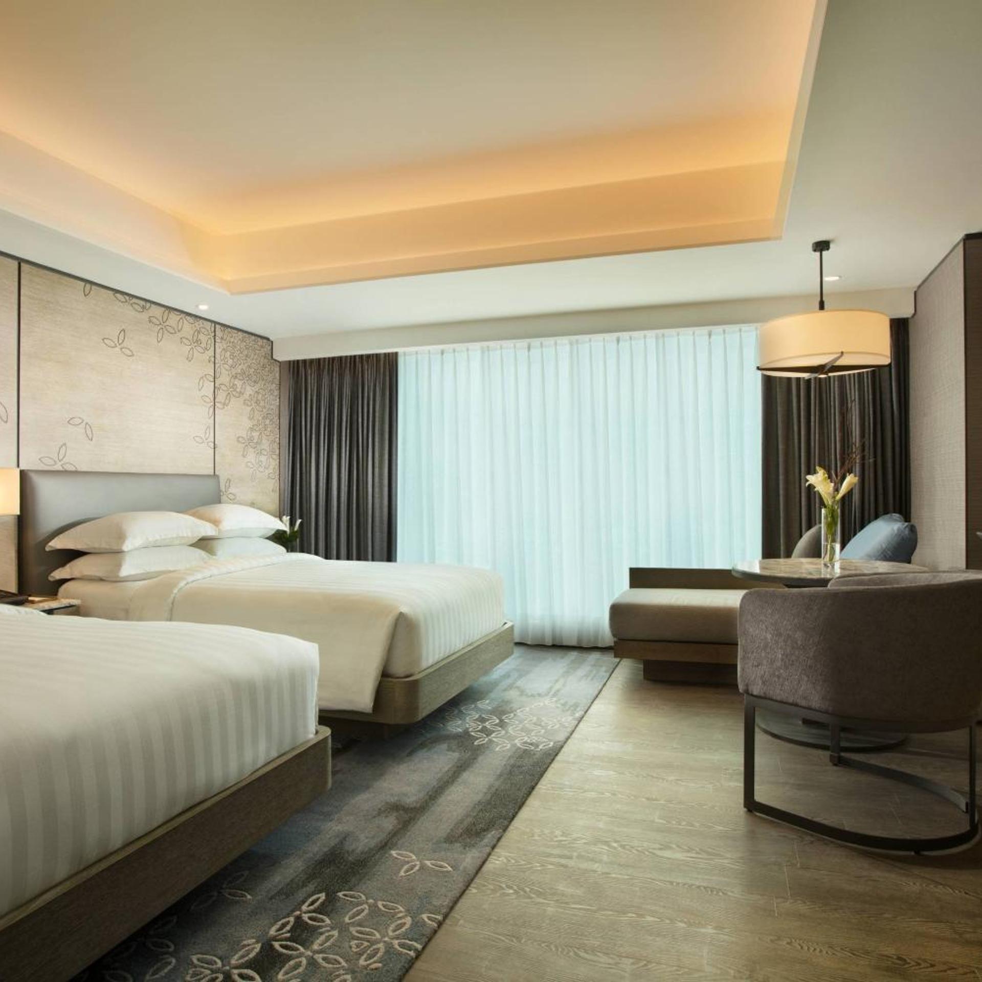 غرفة بسريرين مزدوجين بإطلالة على المدينة مع دخول صالة النادي، YOGYAKARTA MARRIOTT HOTEL 3/7