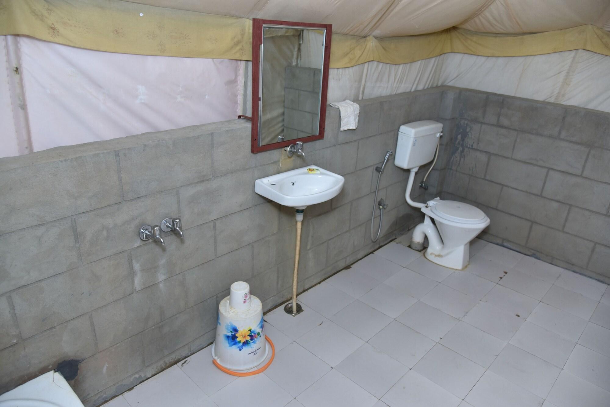 Executive, Tent