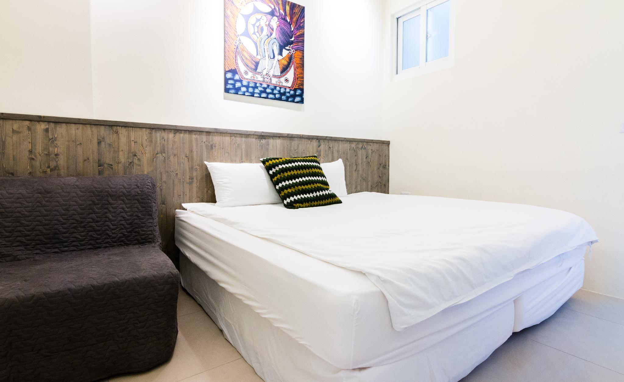 Basic, Double Bed, No Window