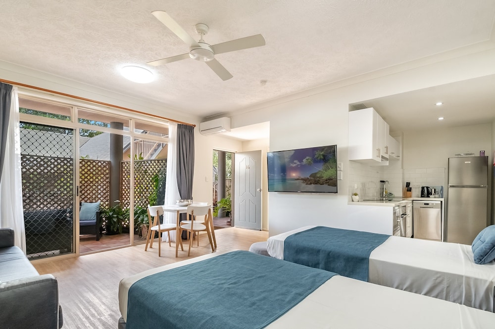 Byron Central Apartments 23/67