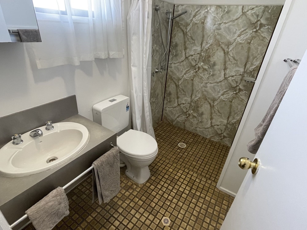 Hatton Vale Motel 39/41