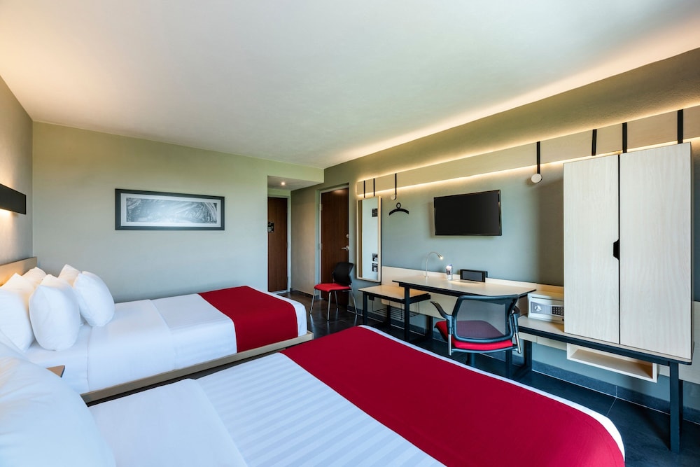 ROOM TWO DOUBLE BEDS