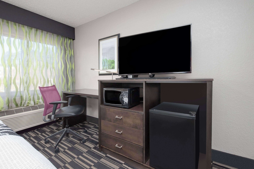 La Quinta Inn El Dorado 50/53
