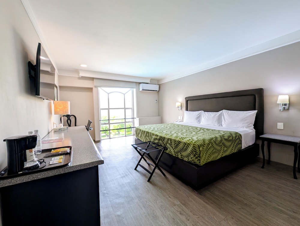 Plaza Camelinas Hotel 19/63