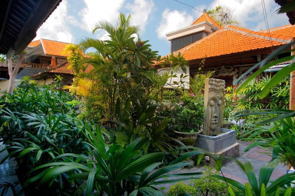 Hotel Jati And Home Stay 62/71