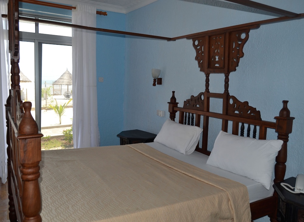 Serene Beach Resort 25/76