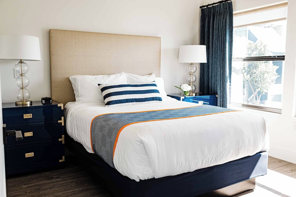 Harbor, Sunrise, Suite, King Bed, King and Queen Bed