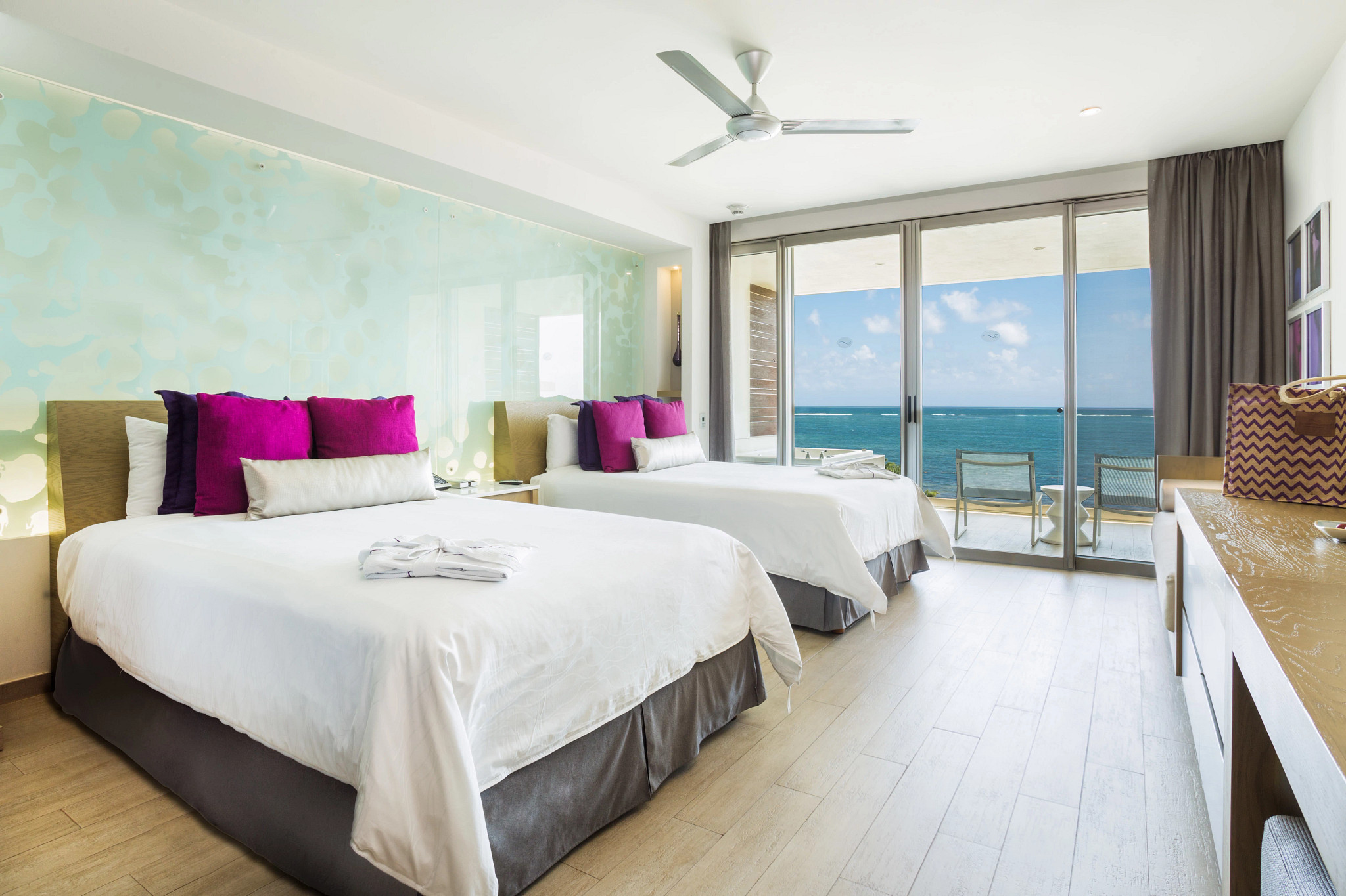 Club, Suite, Beach Front
