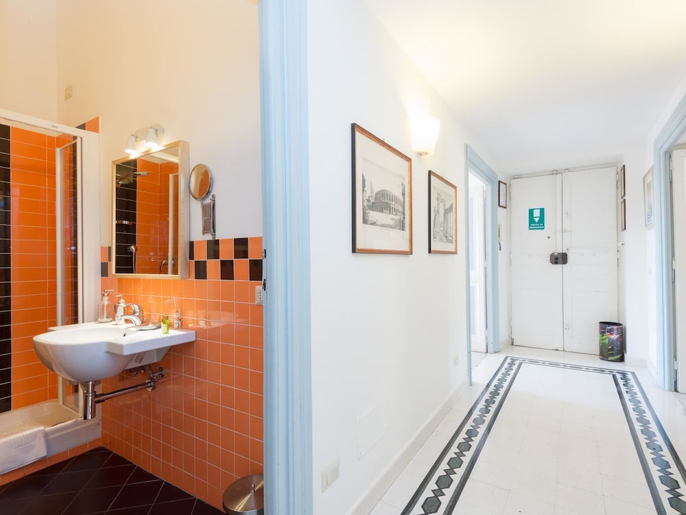 RSH Vatican Comfortable Sunny Apartment 30/34