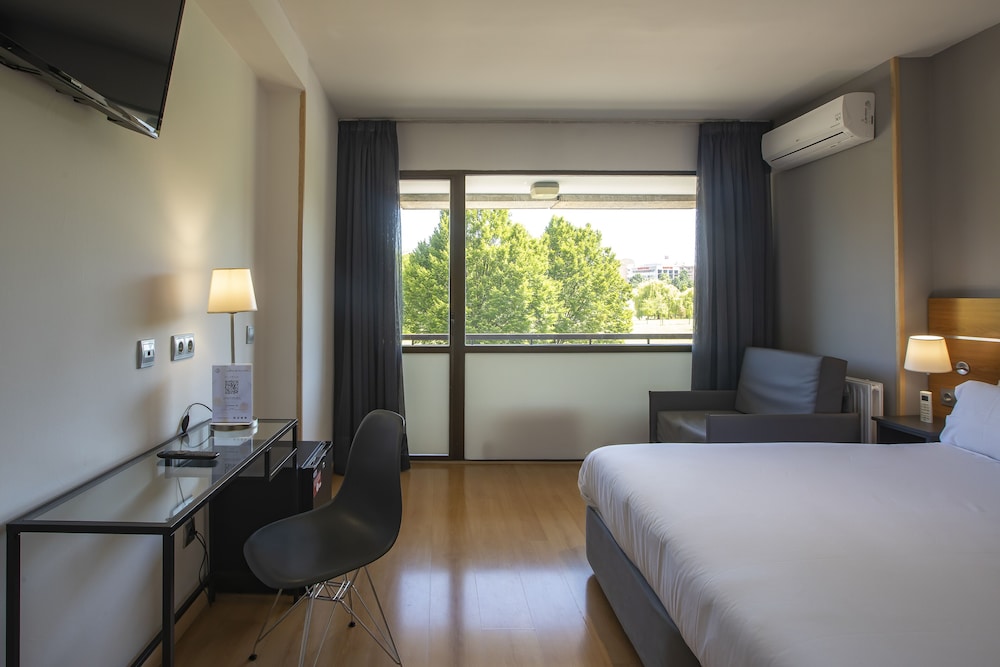 Hotel Sancho Ramirez Formerly Tryp Sancho Ramirez 8/59