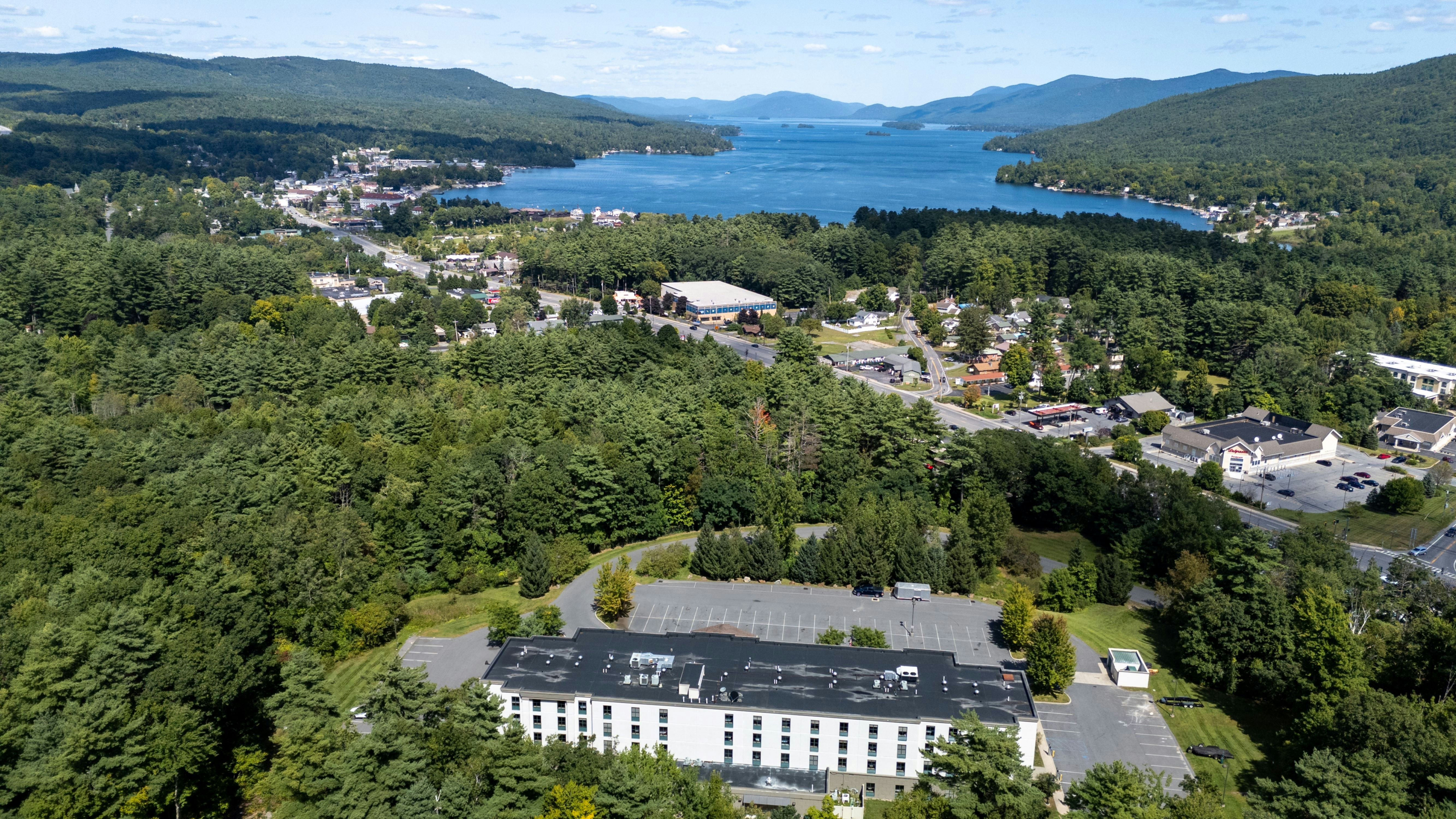 Hampton Inn Suites Lake George 59/61