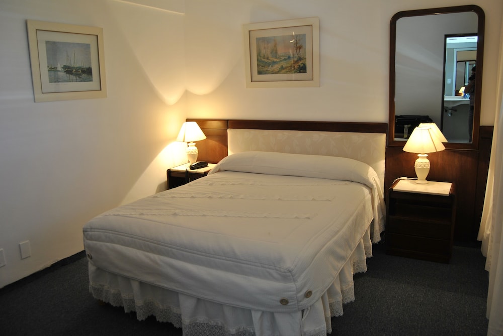 Iberia Hotel 23/64