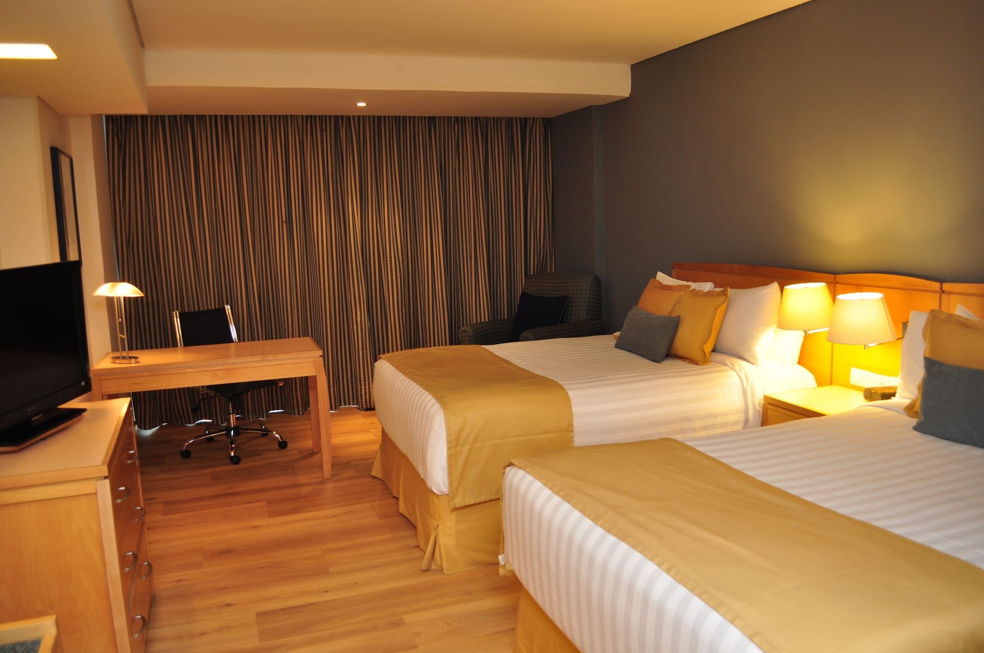 room, 2 double beds