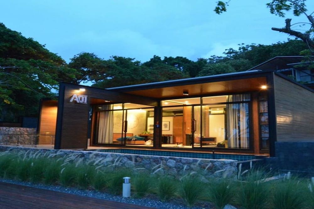 The Cabin Beach Resort 35/63