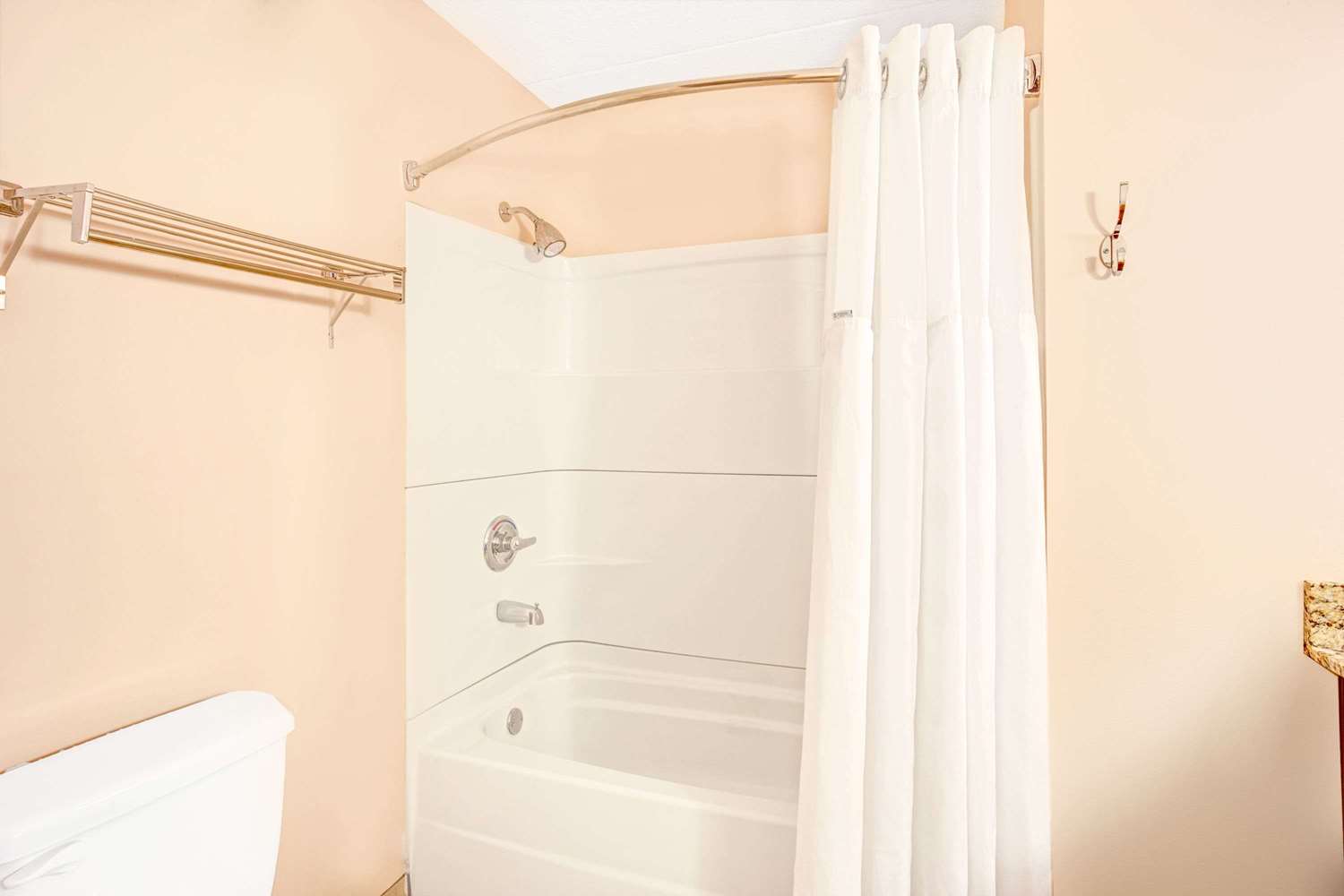 Ramada By Wyndham Murfreesboro 22/24