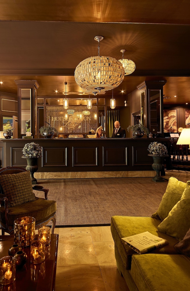 Hotel Carlton 12/70