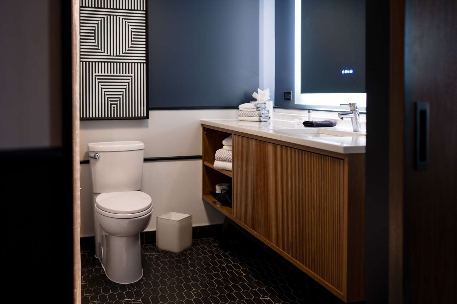 Cambria Hotel Boston Somerville 16/16