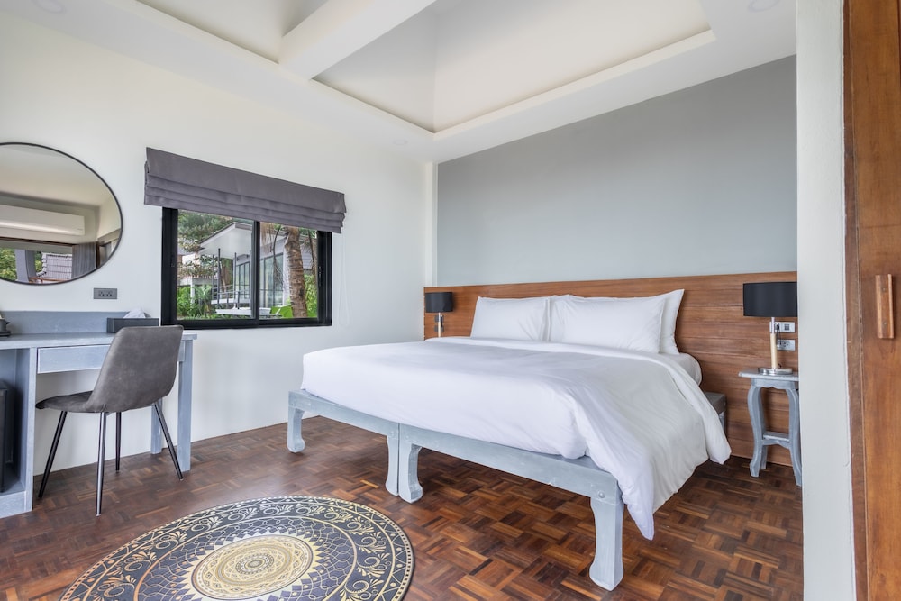 DELUXE, DOUBLE BED