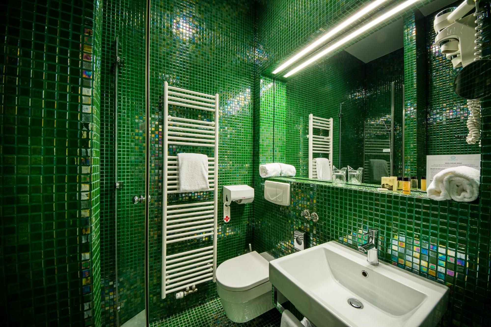 Sofijin Dvor - Adults Only 29/32