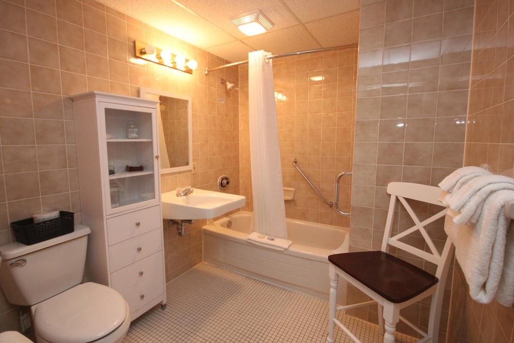 Saint Andrews Inn and Suites 33/34