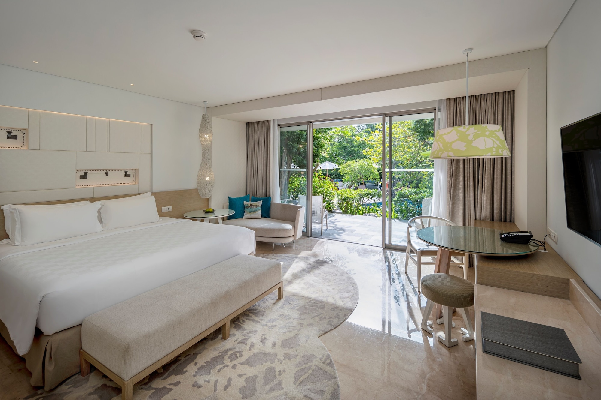 Wana, King Bed, Pool Access