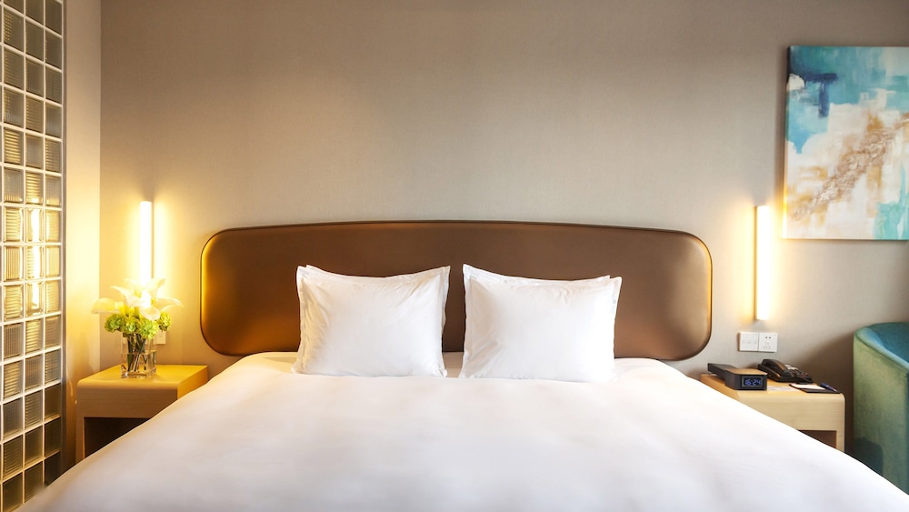 HOLIDAY INN EXPRESS CHIFENG HONGSHAN 12/50