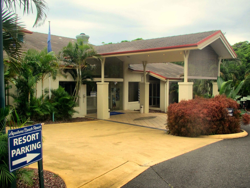 Aqualuna Beach Resort 4/56