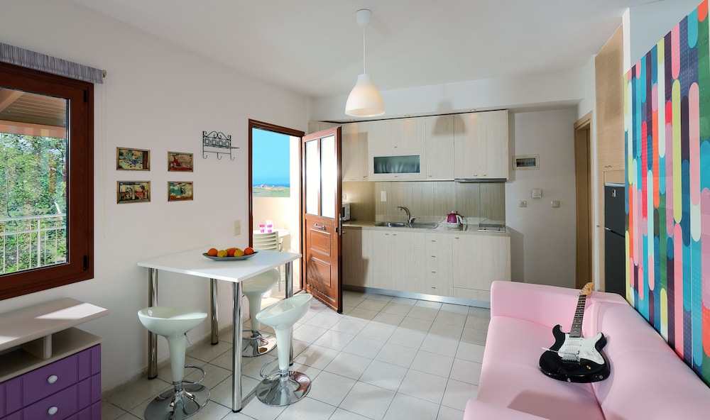 Keramos Villa And Apartments 7/45