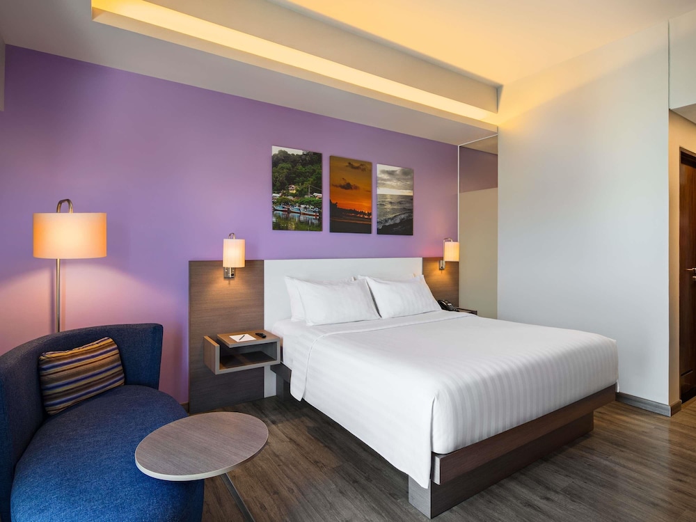 Mercure Padang 25/52