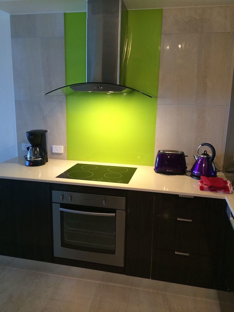 Coral Towers Holiday Suites 7/69