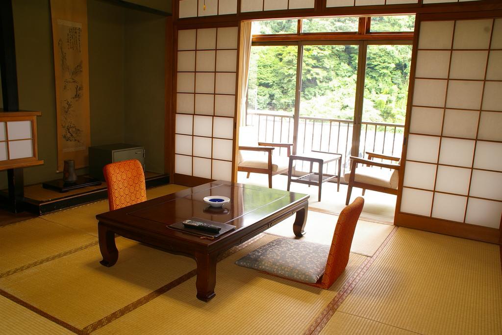 ITANIYA 28/41