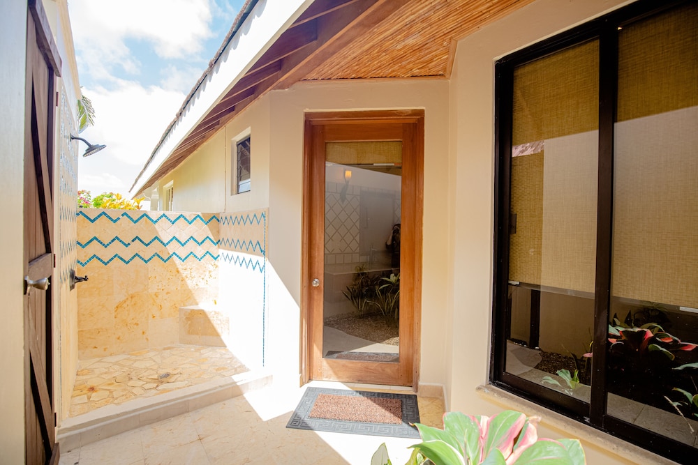 Almond Beach Resort And Spa 33/72